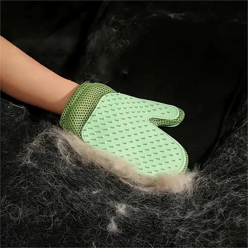 MirthPaw™ Gentle Pet Grooming Glove – Efficient Hair Remover & Massage Brush for Cats & Dogs
